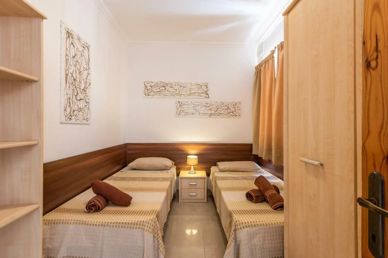 Seaspray 3 Bedroom Penthouse, With Large Terrace And Bbq Saint Julian's 0*,  Malta