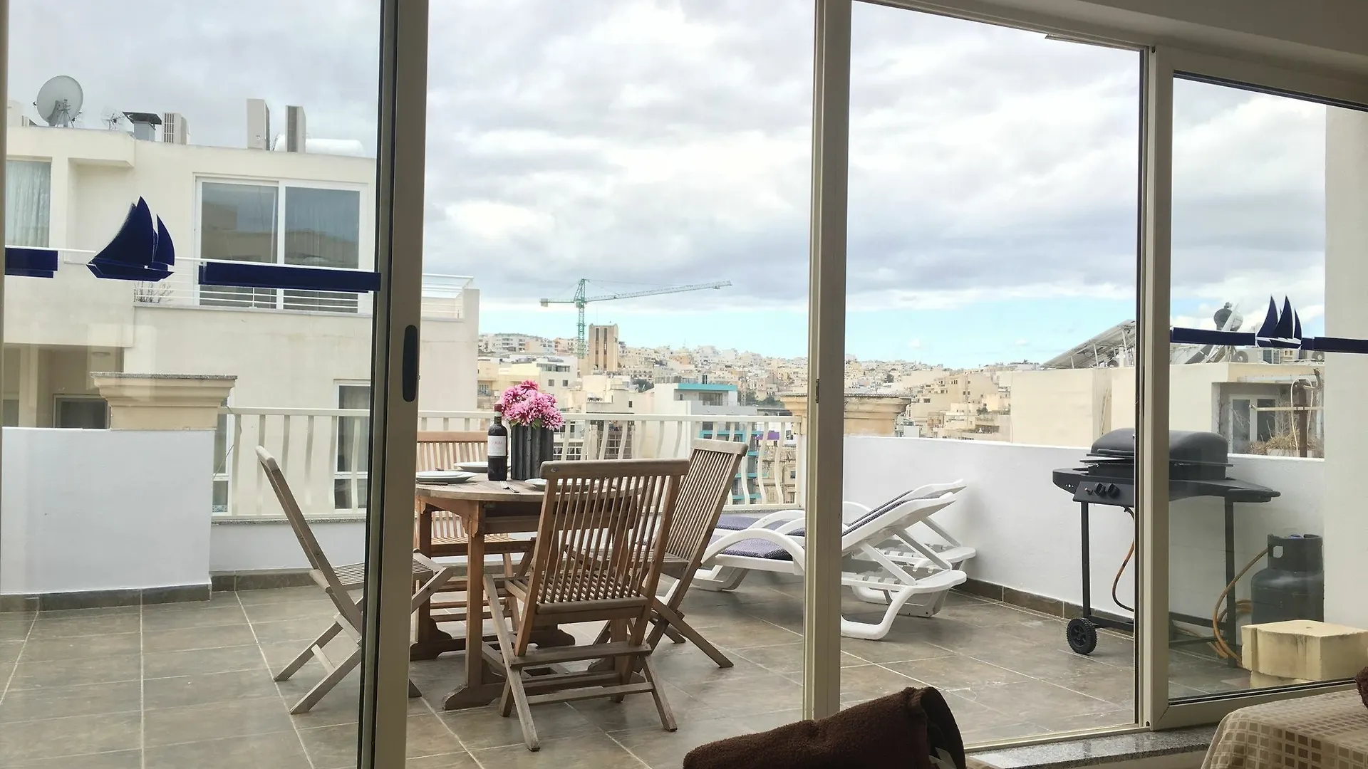 Apartment Seaspray 3 Bedroom Penthouse, With Large Terrace And Bbq Saint Julian's Malta