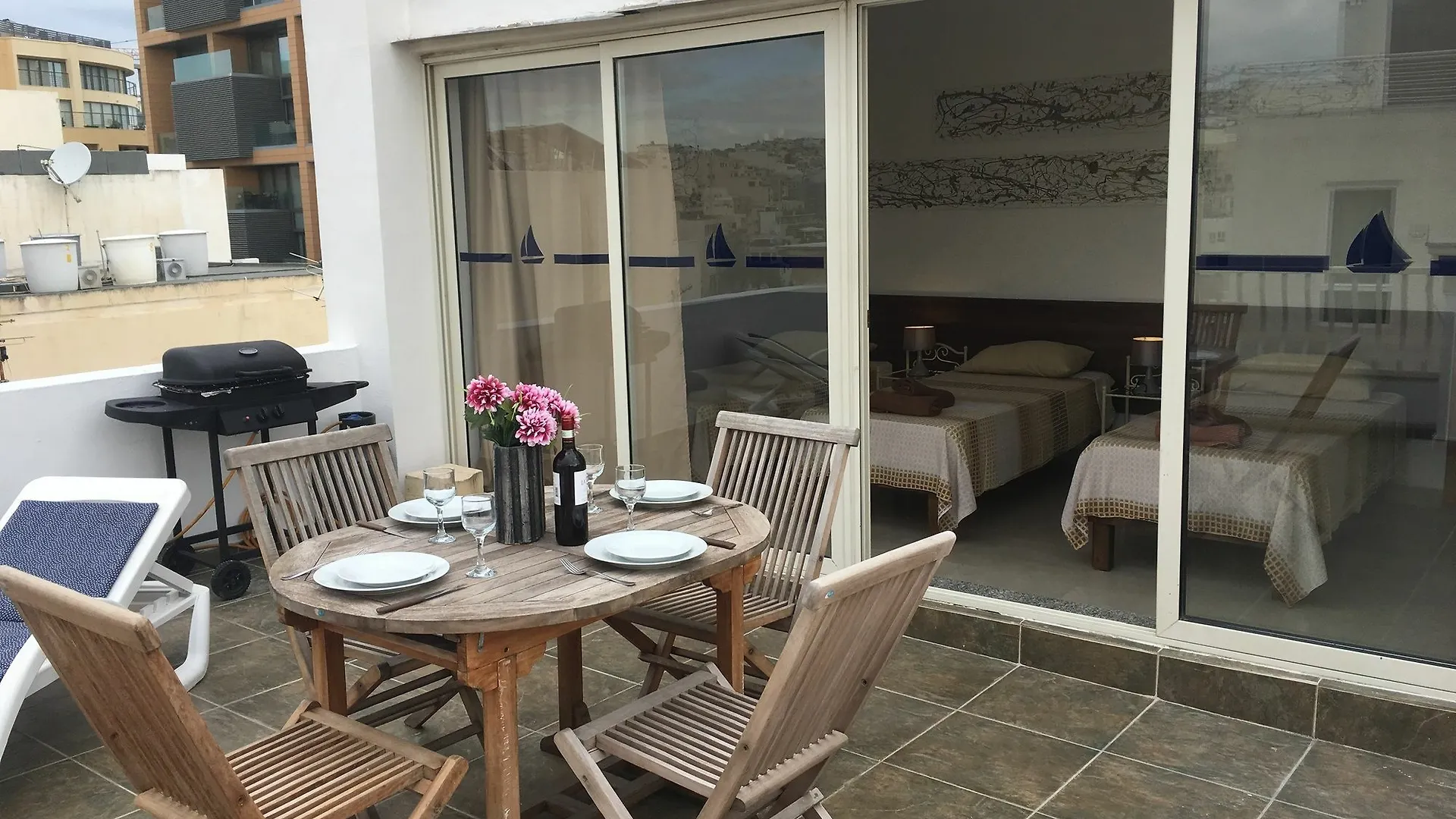 Apartment Seaspray 3 Bedroom Penthouse, With Large Terrace And Bbq Saint Julian's