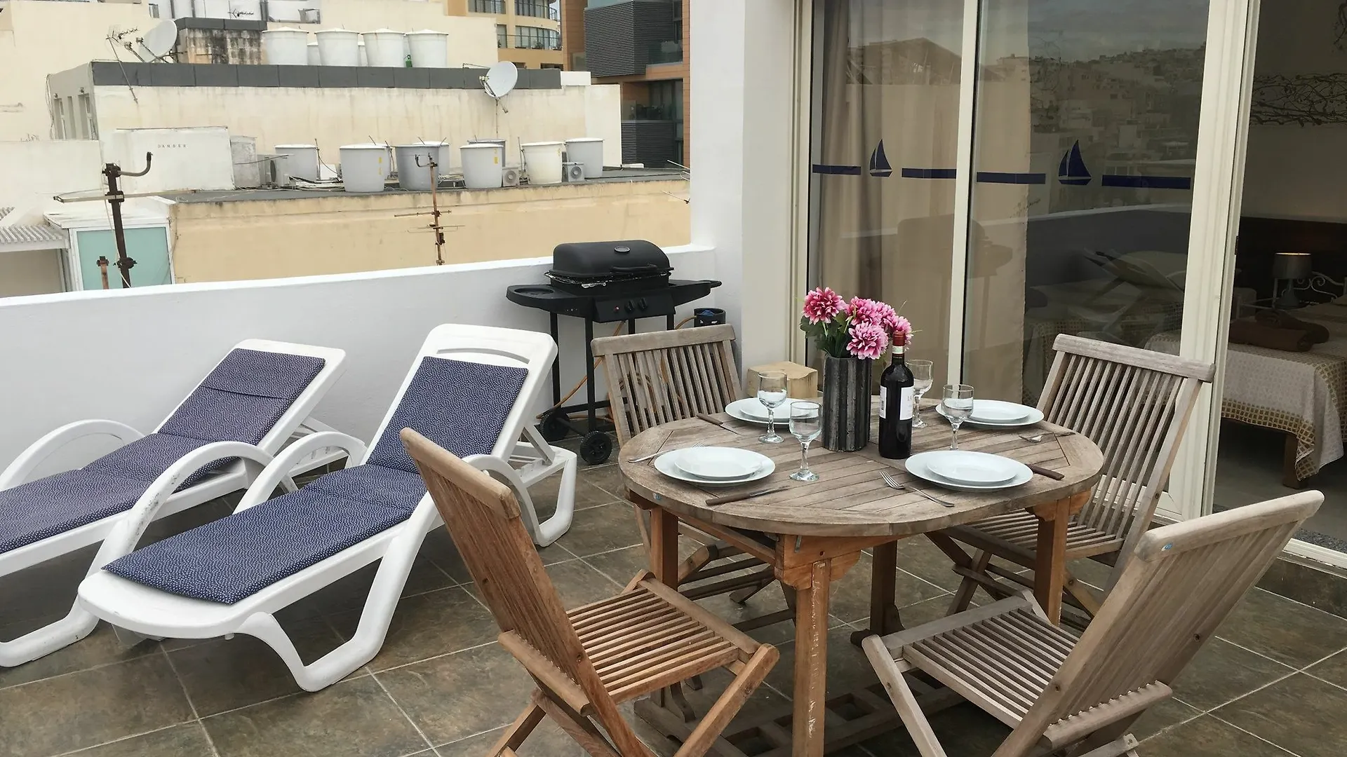 Seaspray 3 Bedroom Penthouse, With Large Terrace And Bbq Saint Julian's 0*,